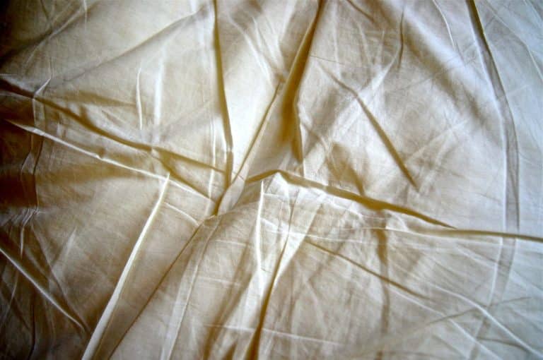 Guide des draps de lit : choisissez le bon tissu et le bon style pour votre lit
