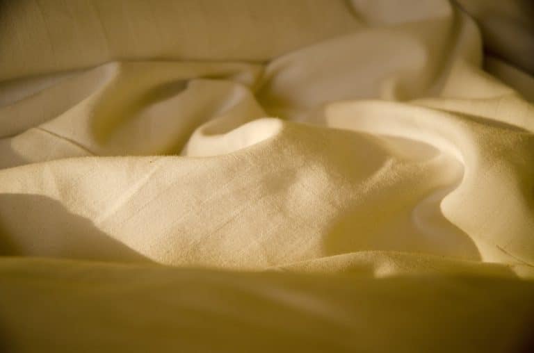 Pourquoi dormir sur une literie en lin toute l&rsquo;année ?