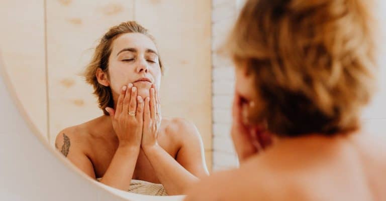 Comment concevoir une salle de bain au design épuré ?