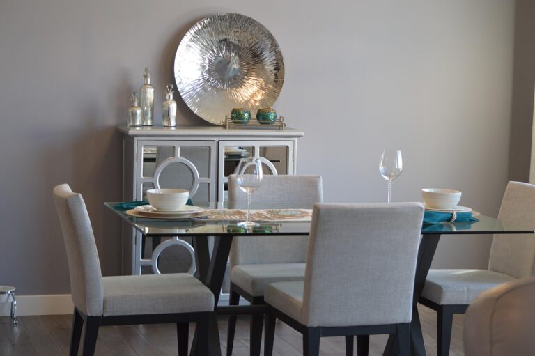 Comment concevoir une salle à manger moderne et éclairée ?