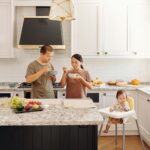 Comment créer une ambiance chaleureuse et conviviale dans votre cuisine familiale ?