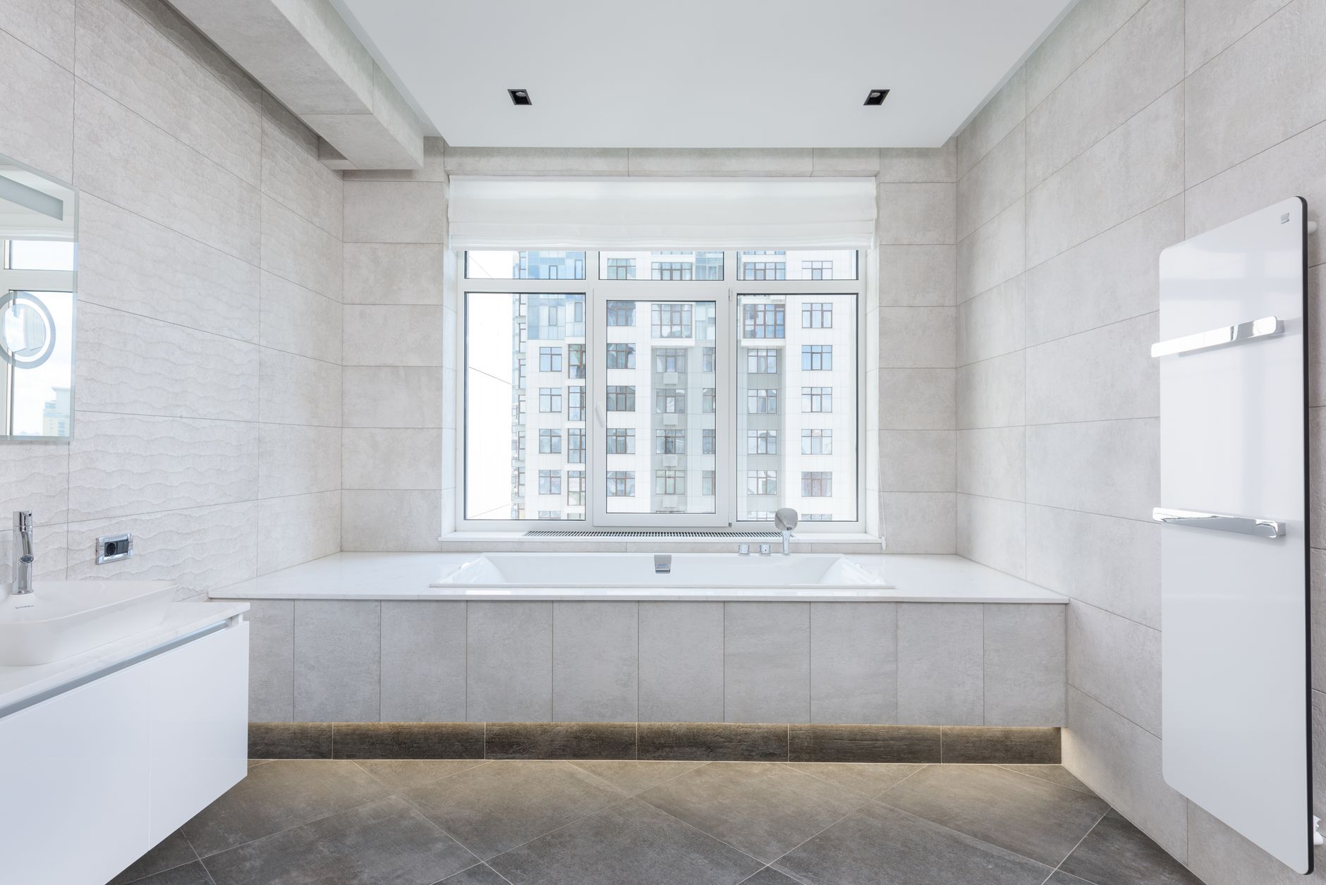 Comment créer une salle de bain au design épuré ?