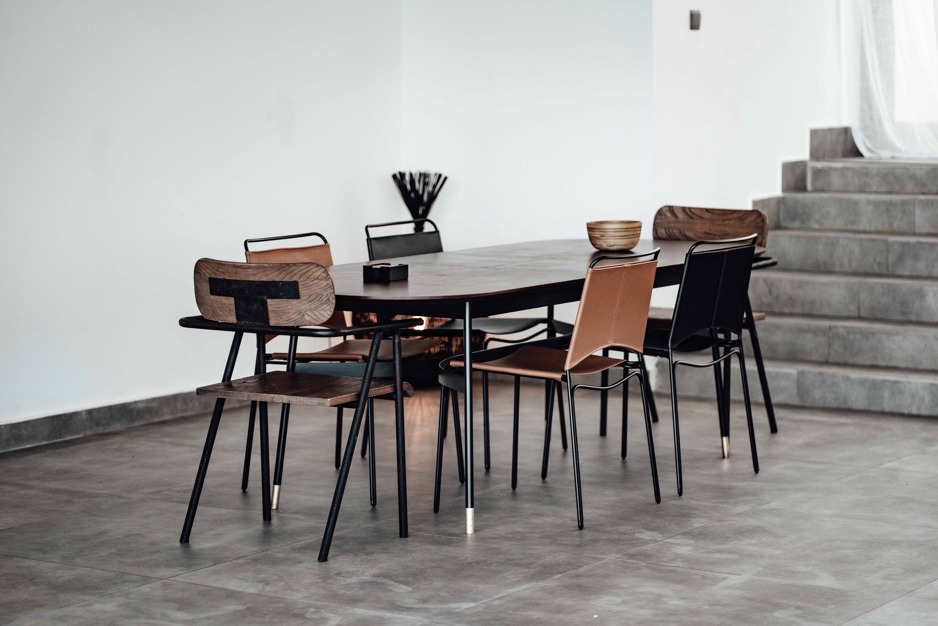 Comment créer une salle à manger moderne et éclairée ?
