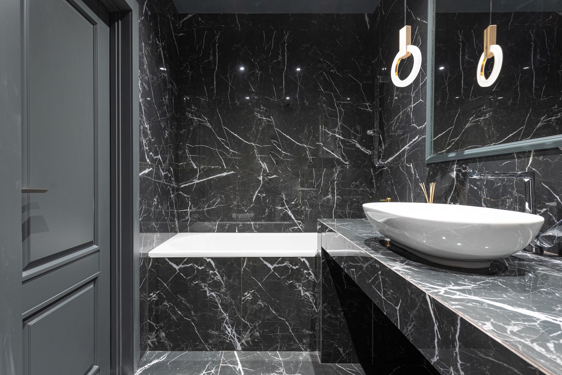 Comment créer une salle de bain chic et sophistiquée ?